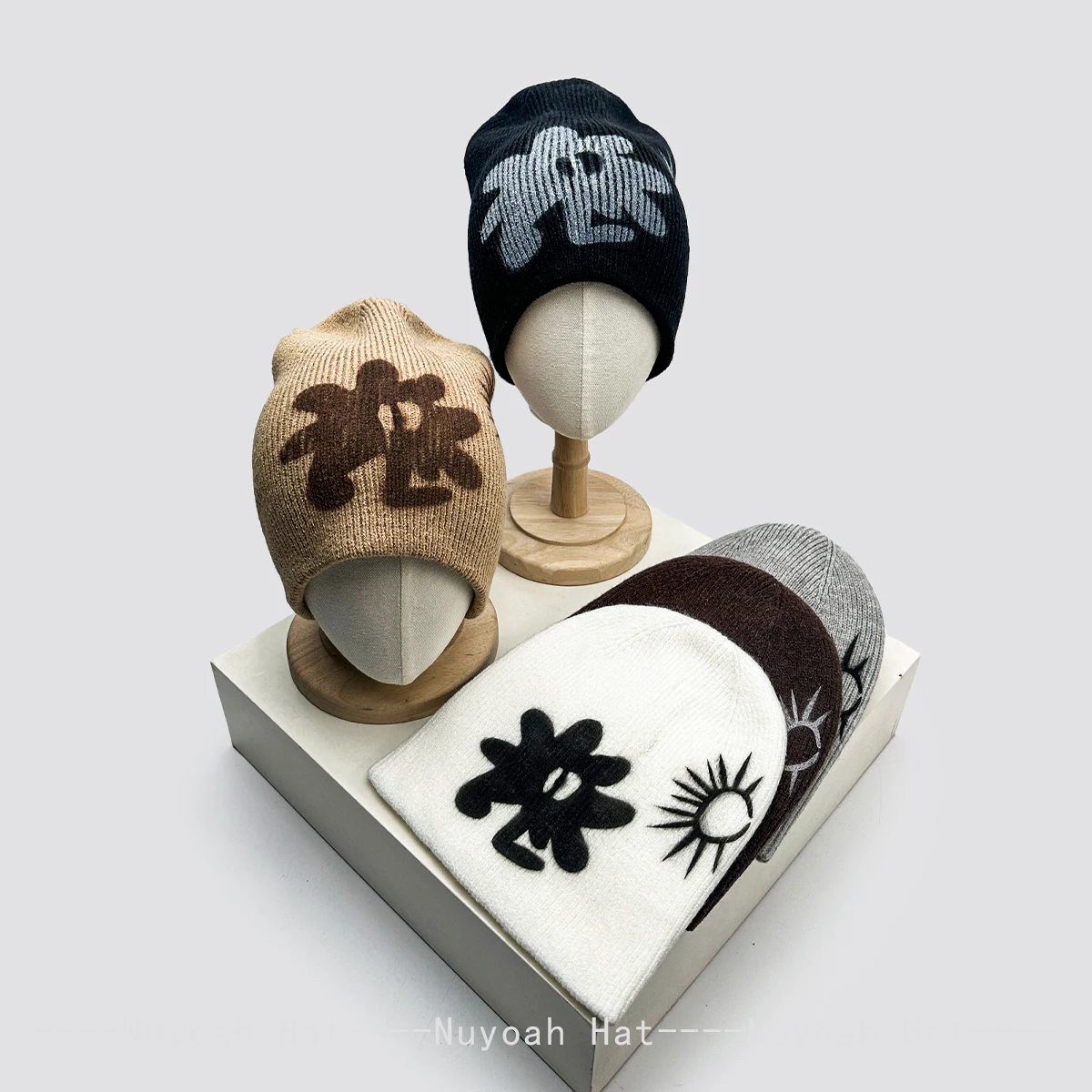 New Men Women Korean Niche Spray Painted Sun Flower Knitted Hats Warm Personal Versatile Color Block Beanies Ins Fashion Casual