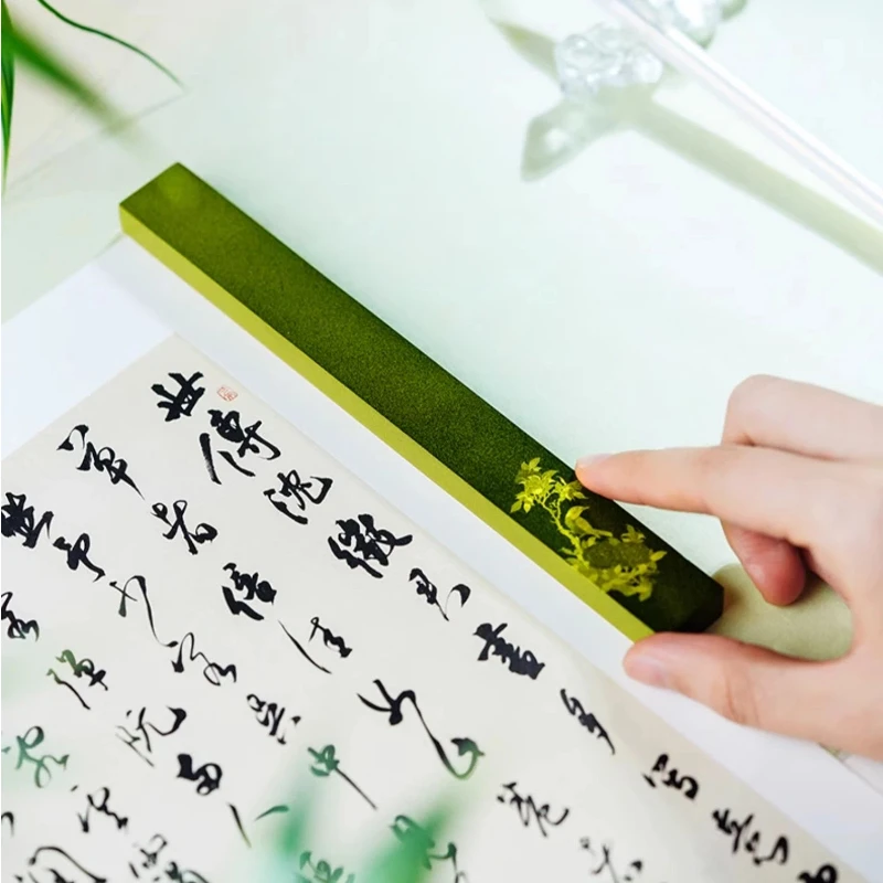 Chinese Calligraphy Paperweight Brass Vintage Style Desk Ornament for Calligraphy Writing Painting Art Craft Studying Stationery
