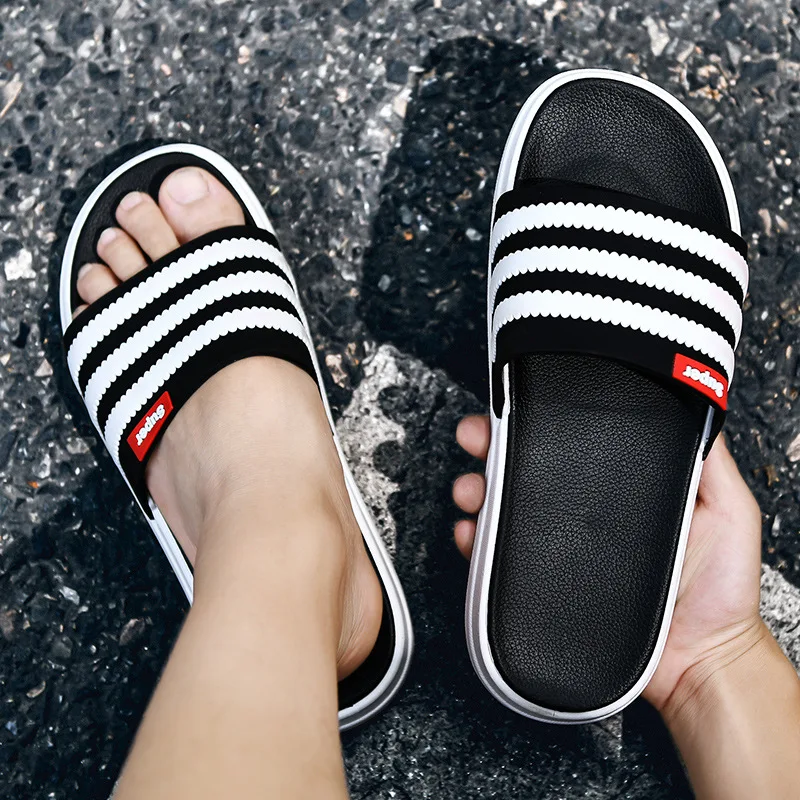 2023 New Couple Slippers Summer Indoor Home Bathroom Wear-resistant Non-slip Wear Soft Men\'s Slippers Outdoor Beach Slippers