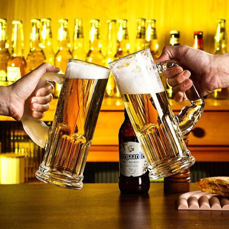 

Пивная кружка Football Match 2026 Muscle Beer Mug 580 мл, матовое стекло, с ручкой в виде мускулистой руки, для фанатов, вечеринок и баров
