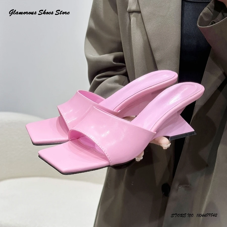 

Кожаные сабо на высоком каблуке в странном стиле, женские модные шлепанцы с квадратным открытым носком, лаконичная повседневная обувь из лакированной кожи