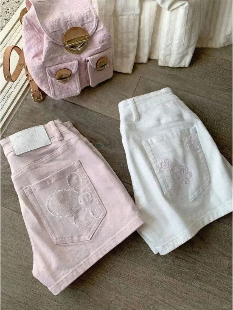 Spice Girl White Denim Shorts Female Summer 2026 New High Waist Slim Bag Hip Short Pants Women Sweet Fashion Casual Retro Jeans