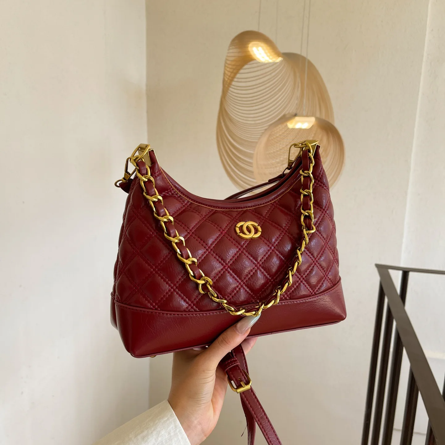 

2025 Chain-Integrated Tote Bag, Multi-Way Convertible Shoulder & Crossbody Purse for Women, Architectural Day to Night Carryall