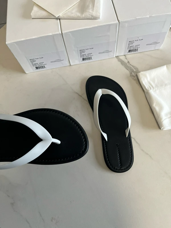 Verdorde Slippers Vrouwen Zomer Slippers Minimalistische Mode Contrasterende Kleuren Strand Slippers Platte Schoenen Meisjes