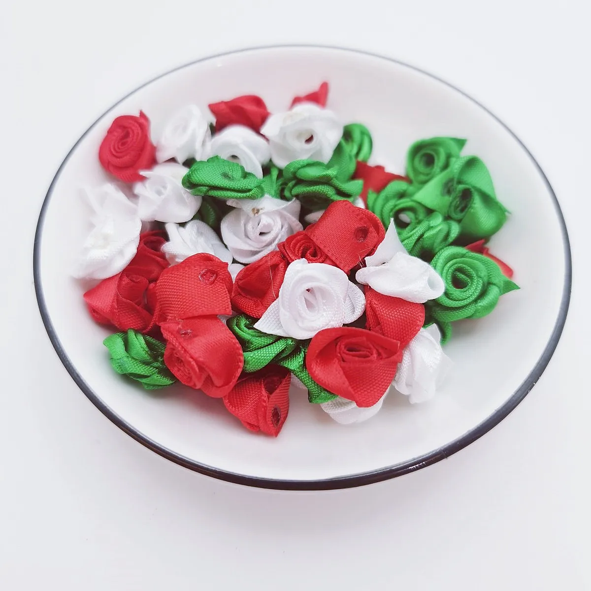 50pcs Mini 15mm Satin Ribbon Rose Flowers DIY Embellishments Artificial Fabric Flower For Wedding Gift Packing Sewing Accessory