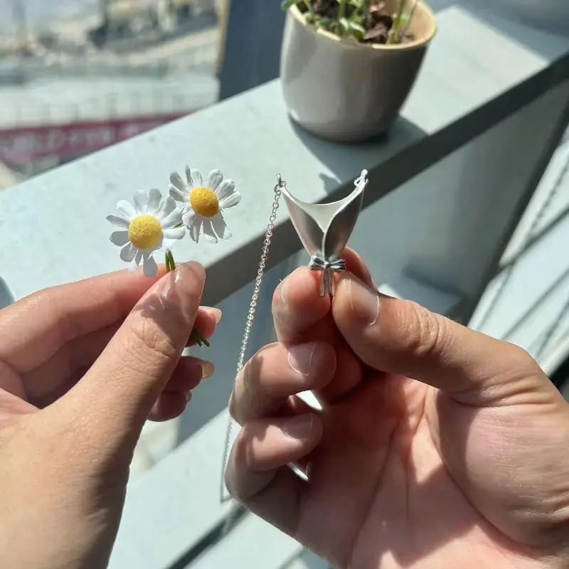 Flower Bouquet Necklace Minimalist Metal Vase Chain Wearable DIY Pendant Holder For Real Dried Flowers Handmade Jewelry Gift