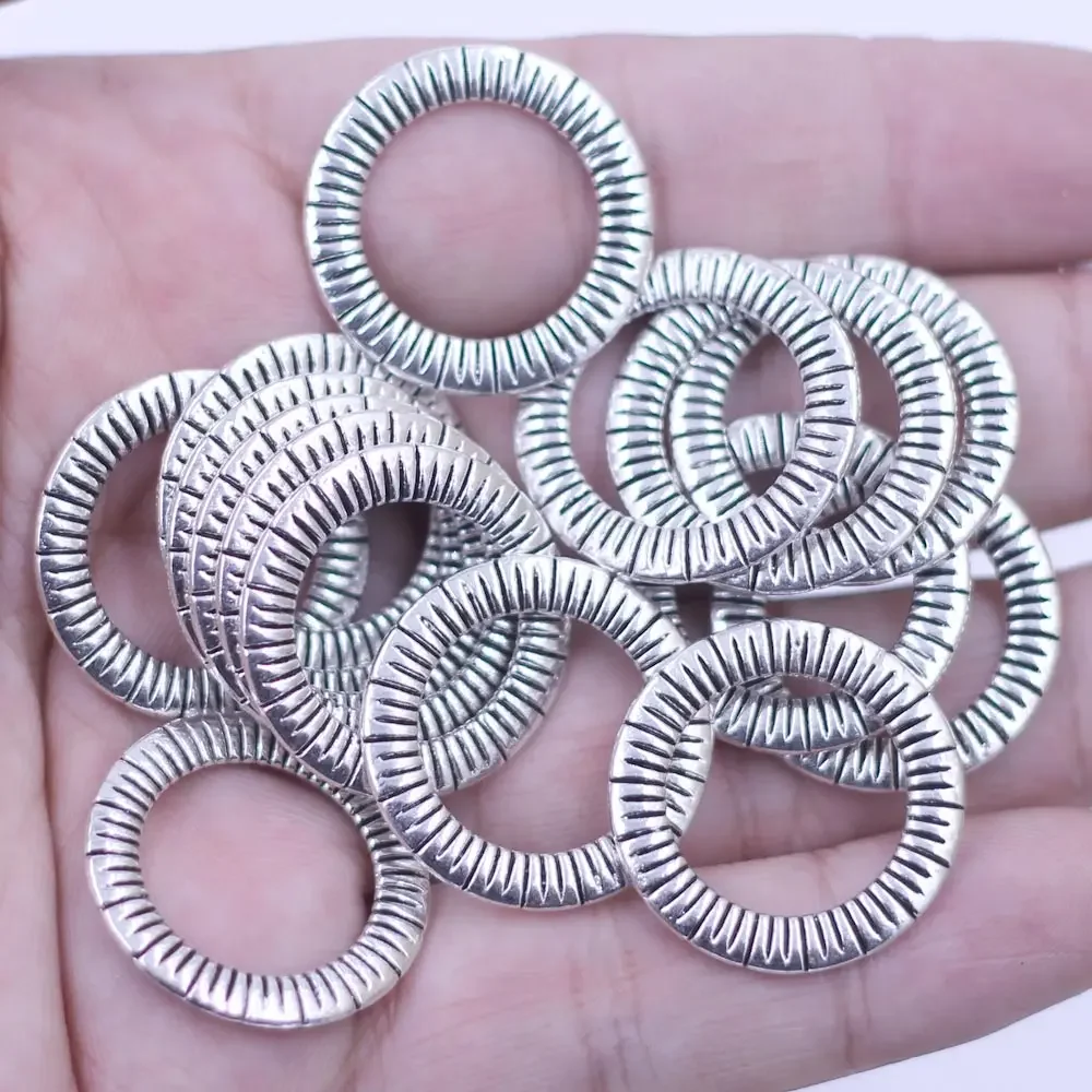 

20Pcs Silver Tone Round Closed Jump Rings Cercle Carved Connectors Jewelry DIY Component 24mm(1")