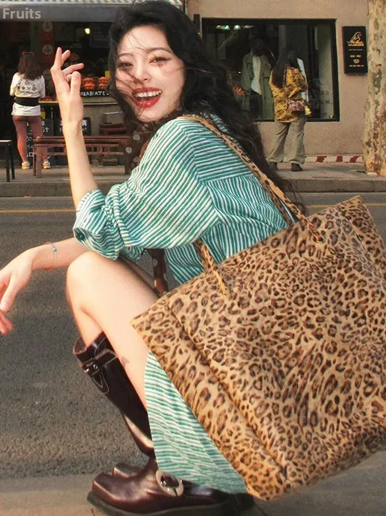Green Striped Shirt And Shorts Set Korean Style Fashion Ensemble High Waist Short Pants Long Sleeve Button up Summer Outfit