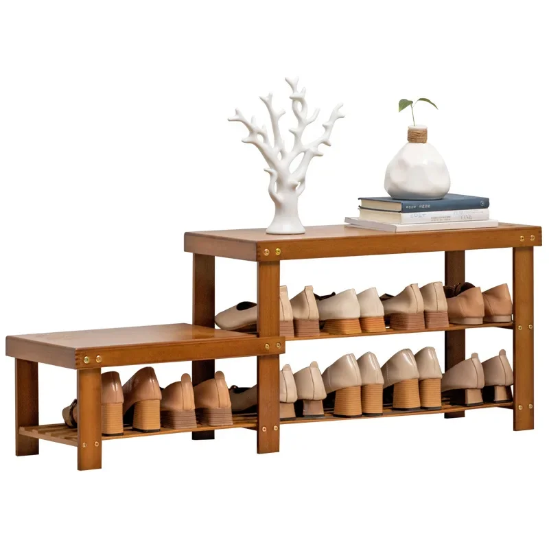 

Простой бытовой вход, табурет для смены обуви, диван, табурет, сидящий встроенный шкаф для обуви, вход