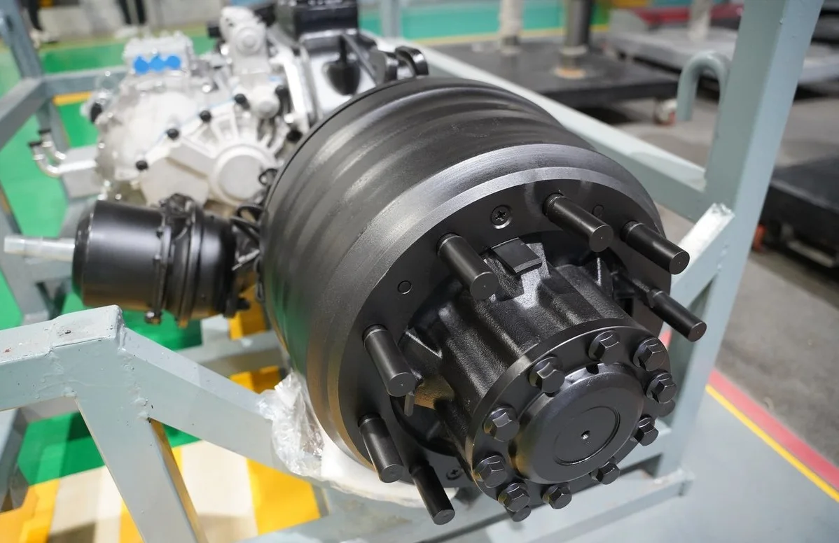 Dongfeng EP35D High-Performance Rear Axle Bridge with Disc Brake for Bus and Trucks Car Drive System Parts