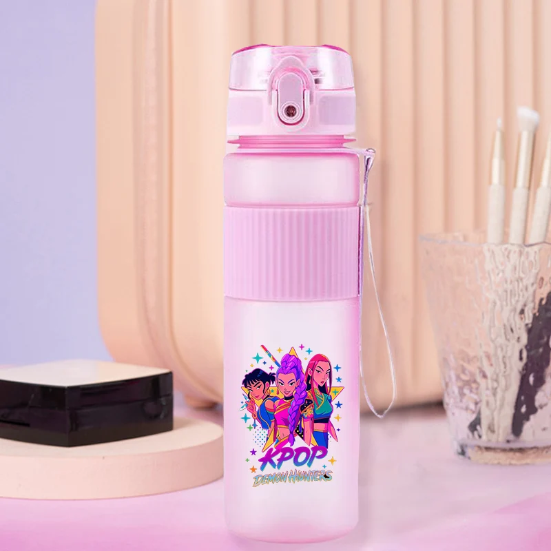 

550ml KPop Demon Hunters Kids Sports Water Bottle Rumi Mira Zoey Girl Straw Drink Cup Huntrix Cute Cartoon Bottle Birthday Gift