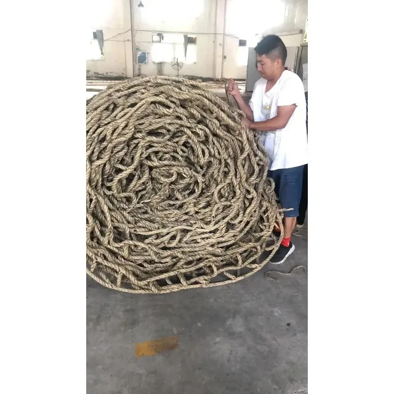 حبل السيزال المستخدم لشبكة هبوط طائرات الهليكوبتر