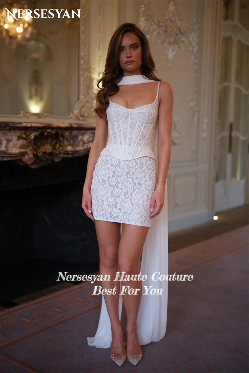 Nersesyan فساتين زفاف فاخرة من الدانتيل مزينة برقبة على شكل V وأشرطة سباغيتي فستان عروس لحفلات الضيوف فساتين زفاف صغيرة مخصصة