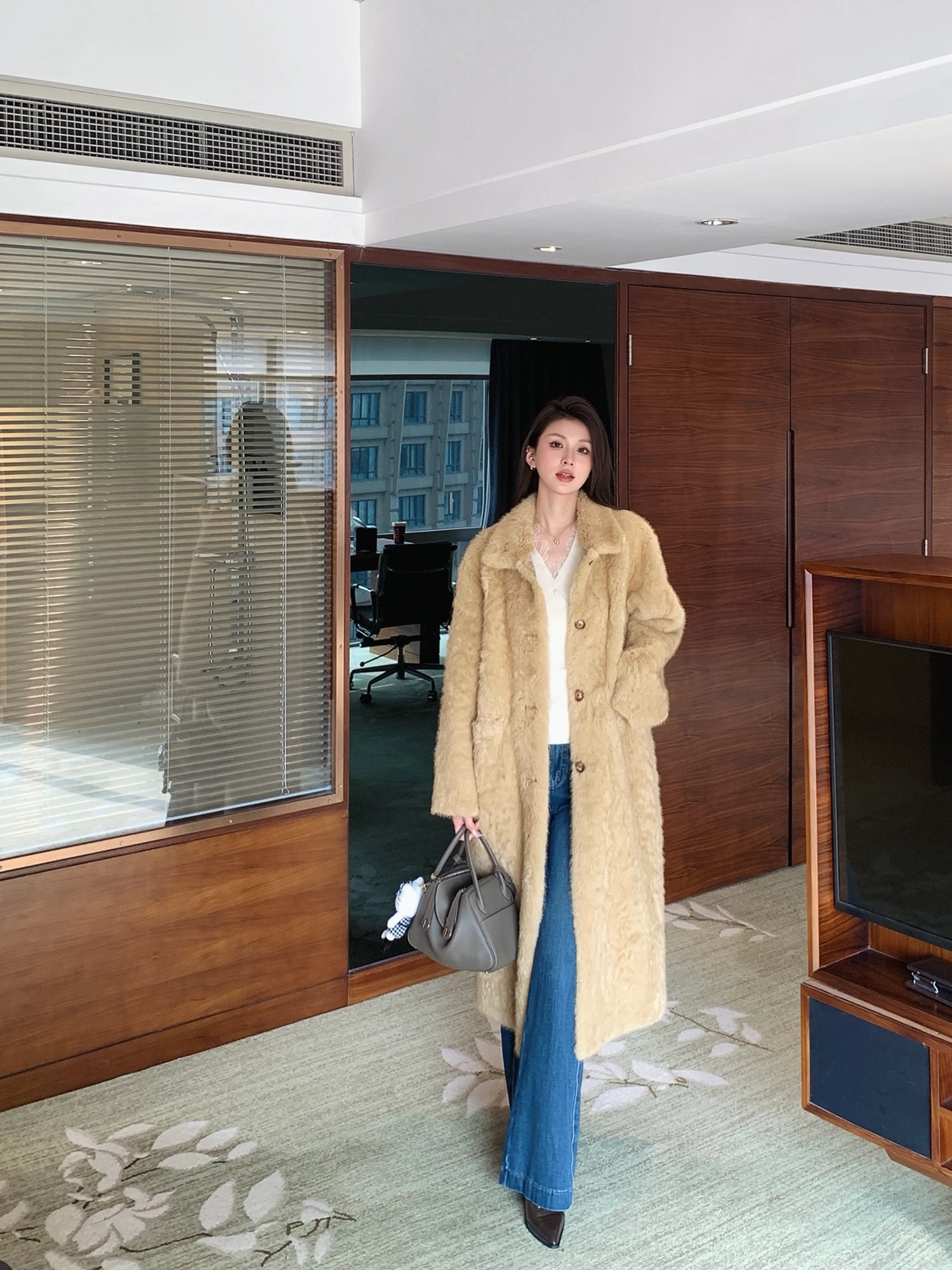 

Длинное пальто Ele с воротником из овечьей шерсти, имитация меха, с эффектом натуральной кожи, очень длинное, в корейском стиле, для повседневной носки, ветрозащитное, для женщин