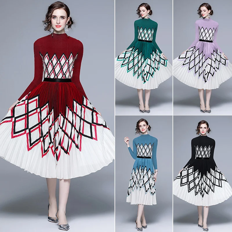

2024 Autumn and Winter Oversized Clothing, Women's Printed Three House Pleated Fashion Set, Chiffon Pleated Skirt, Versatile