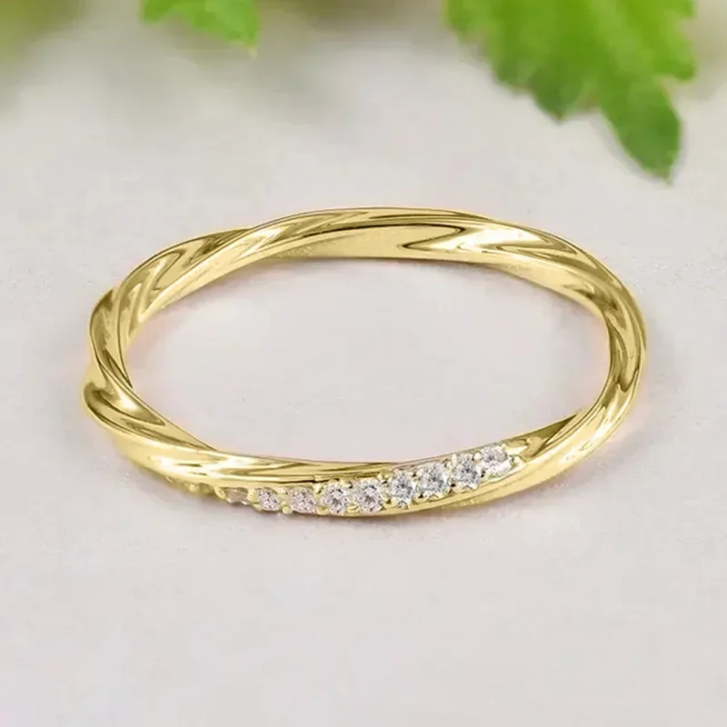 2026 Korean new extremely thin line ring Fried Dough Twists spinning hot selling  fashion high-end versatile female