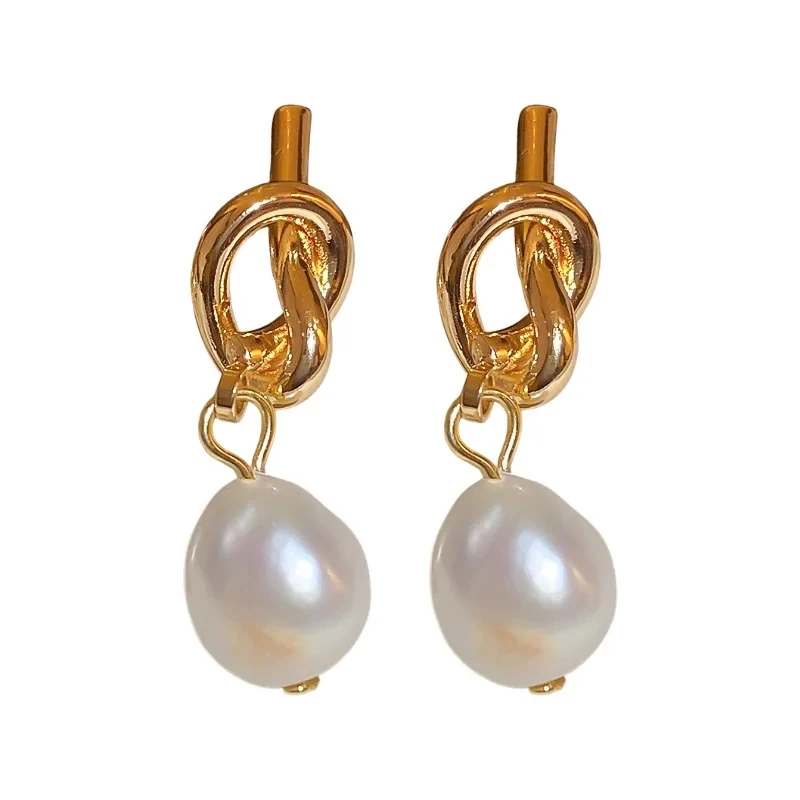2026 New French Elegant Gold Color Bean Spliced Flat Pearl Earrings for Korean Fashion Jewelry Party Women\'s Sweet Accessories