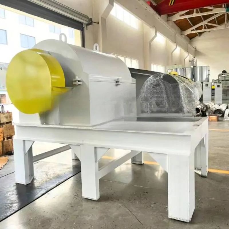 High-Capacity 100-1200Kg/Hour Plastic Crusher With A Convenient, Customizable Flat Design And Dual Shafts