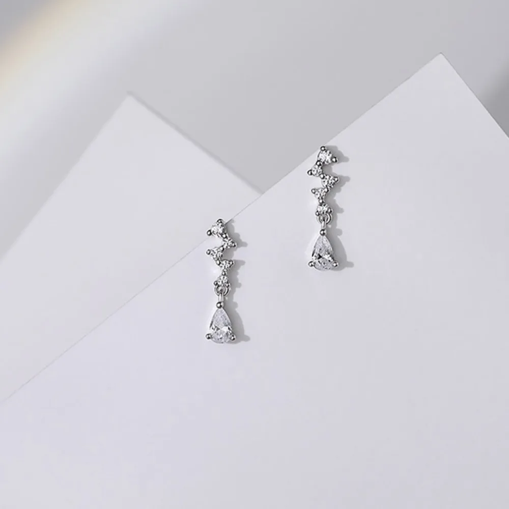 New Exquisite Super Flash Starry Sky Waterdrop Zircon Stud Earrings for Women 925 Sterling Silver Piercing Jewelry Does Not Fade