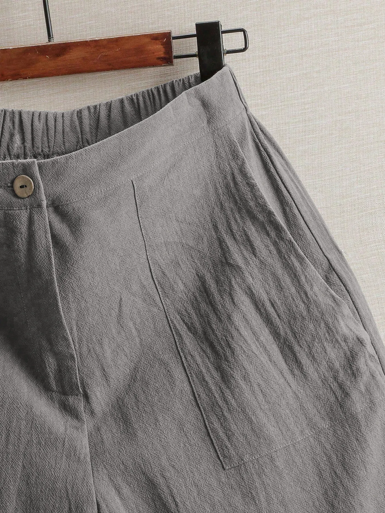 Sommerliche, leichte Damenhose mit fünf Taschen, weite, bequeme, gerade geschnittene Damenhose mit hoher Taille, modische Sport- und Freizeithose für den Außenbereich. – Detail 28