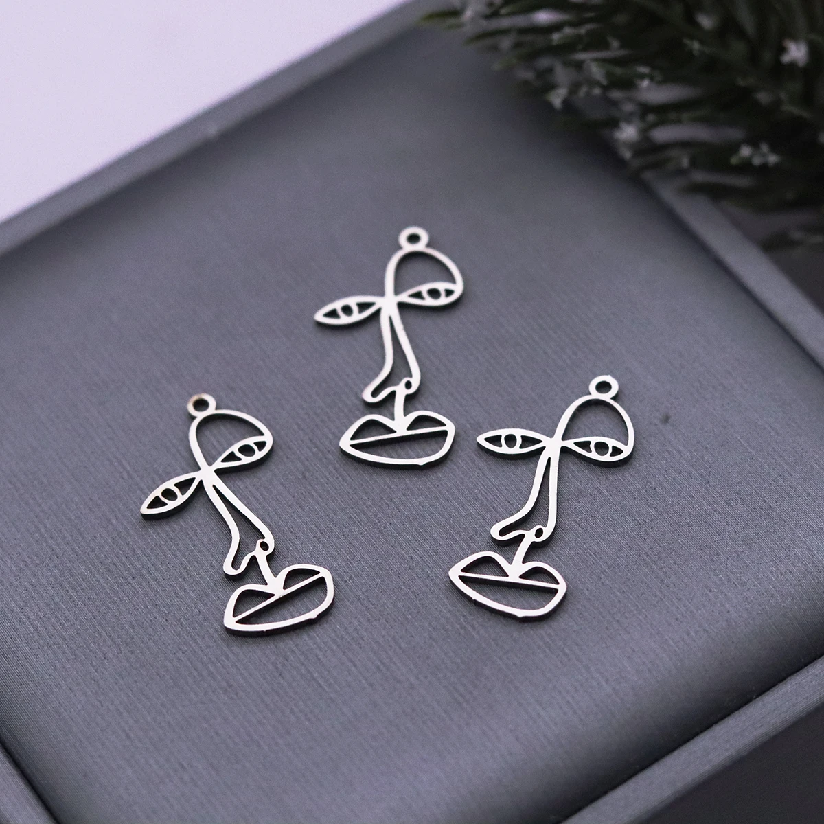 3pcs Picasso Abstract Art Lady Face Portrait Stainless Steel Pendant Charms For Jewelry Making Necklace Earrings DIY Accessories
