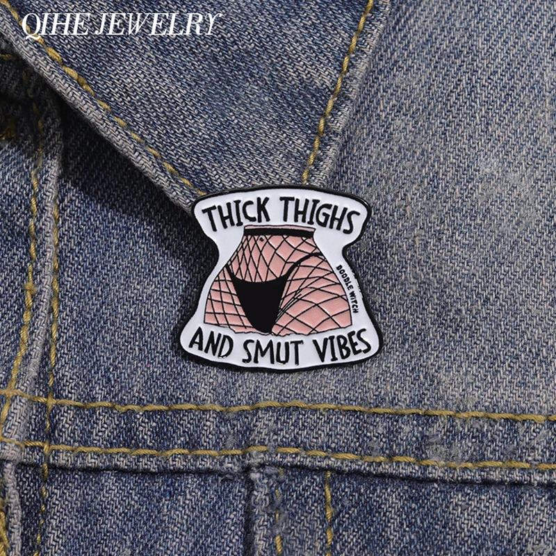 Broche de muslos gruesos y vibraciones, alfileres esmaltados, broches de medias de romance oscuros personalizados, insignia de solapa para mochila, regalos de joyería Punk