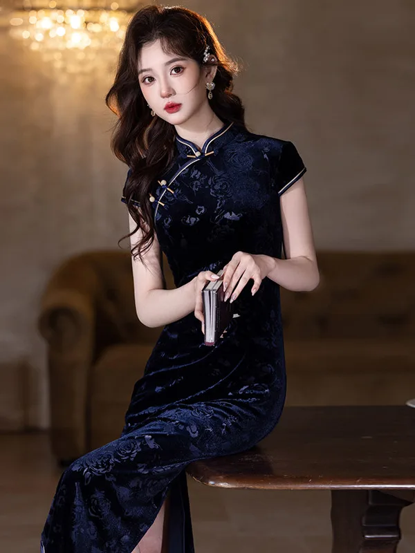 

Новое китайское платье из синего бархата в ретро-стиле для молодых женщин, улучшенная модель, весна-лето, с низким разрезом, короткий рукав