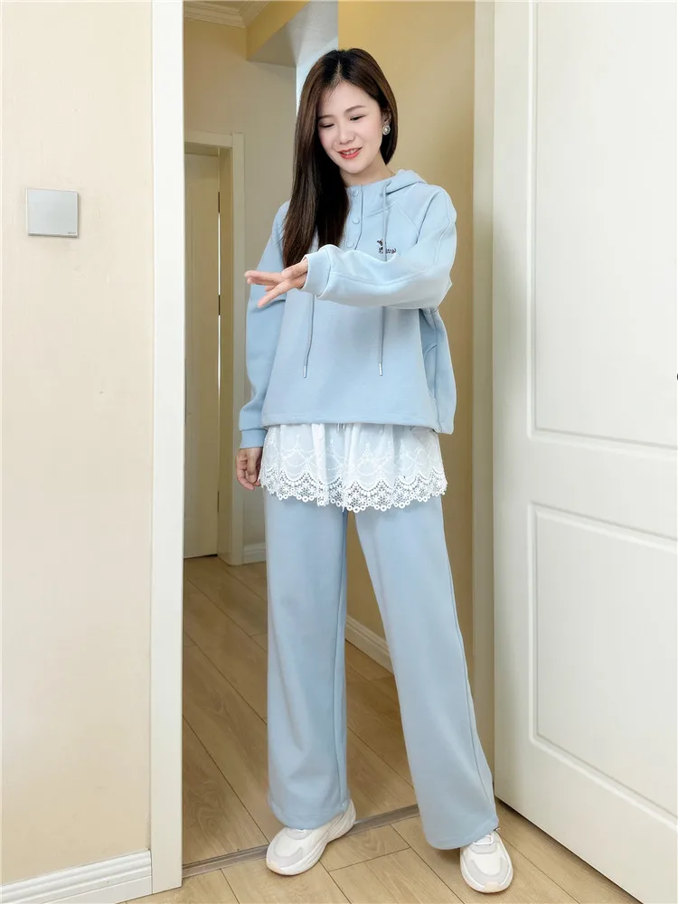 

Повседневный спортивный женский комплект весна-осень 2025: Новинка, роскошный стиль, омолаживающий эффект. Худи и брюки из хлопка, длинный рукав.