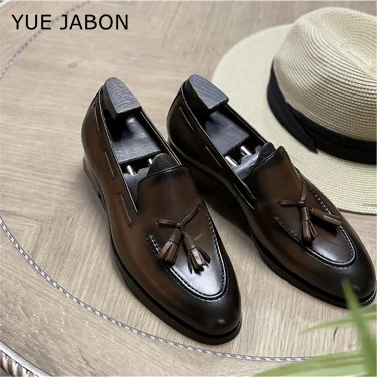 

New Design Black Men Genuine leather Flat Shoes Moccasins Men's Tassel Loafers Vintage Slip-on Casual Men Social Dress Shoes