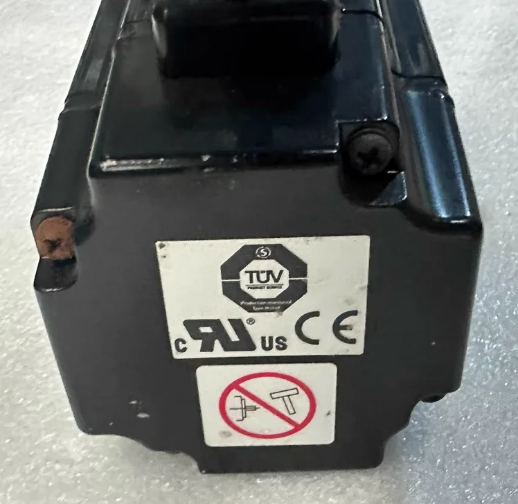 SGMAH-04A1A61D-0Y العلامة التجارية الجديدة محرك سيرفو SGMAH 04A1A61D 0Y ، الشحن السريع