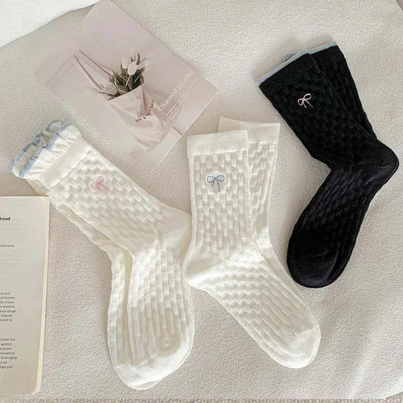 Black White Socks Women 2025 Autumn and Winter New Embroidery Bow Medium Tube Socks Color Matching Sweet Girl Cotton Long Socks