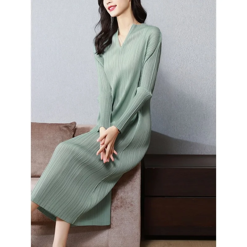 

Casual Temperament Foreign Style Dress Female 2023 Early Spring Women Loose Pleated V Neck Long Sleeve Solid Dress Female Tops