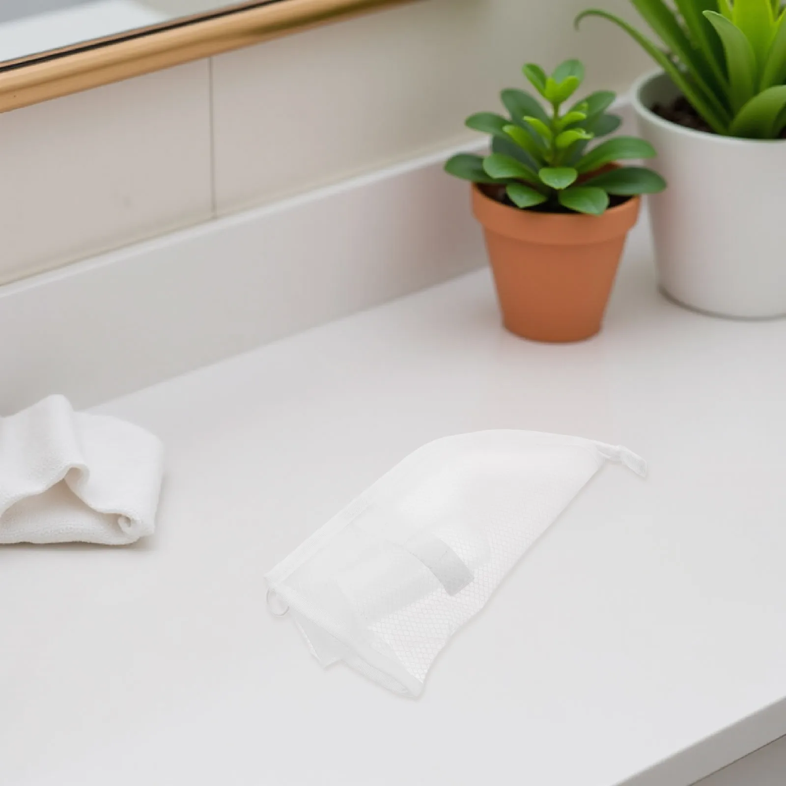 1Pcs Travel Toothbrush Bag Waterproof Multi-Compartment Toiletry Pouch for Makeup Brushes Daily Essentials Compact Lightweight