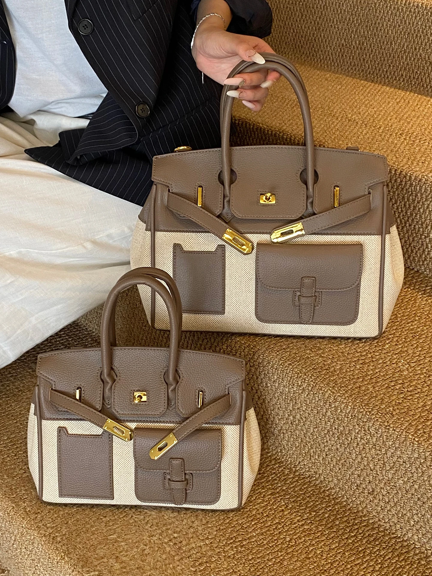 حقيبة كتف نسائية كبيرة السعة بلون البلاتين المتباين، حقيبة عمل عصرية بتصميم كلاسيكي، حقيبة يد أنيقة للعمل