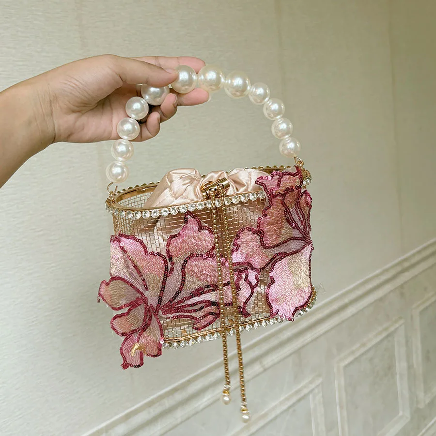 French Retro Rhinestone Sequins Banquet Bag 2026 Women's Exquisite Fashion Hollow Out Pearls Handbags Elegant Female Clutch Bags