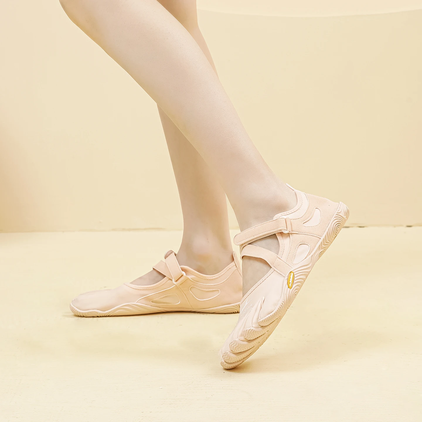 أحذية نسائية بخمسة أصابع قابلة للتنفس، أحذية حافي القدمين بسيطة لليوجا والبيلاتيس وجلسات التمارين المنزلية #3