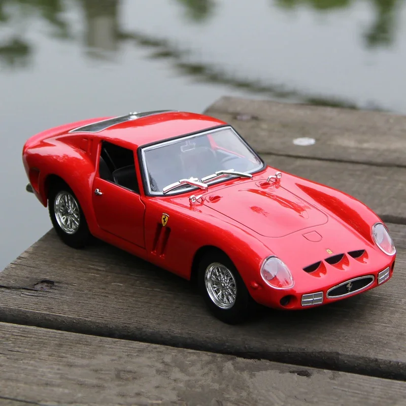 Bburago 1:24 Ferrari 250gto collection manufacturer authorized simulation alloy car model crafts decoration collection toy tools