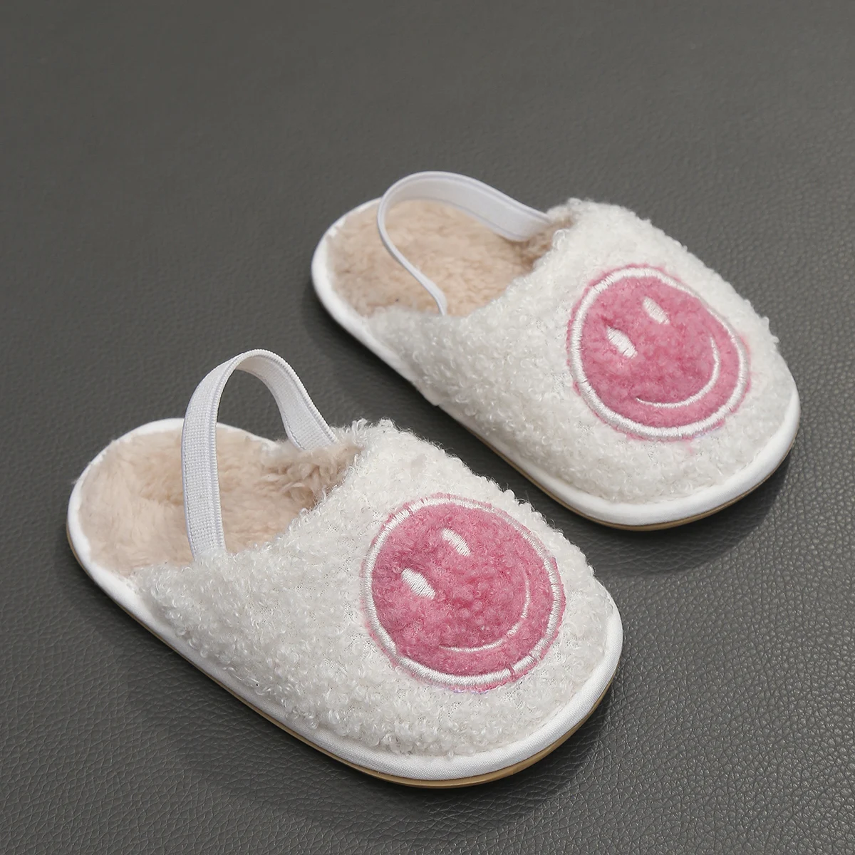 Yibubu Babyschoenen Knusse En Stijlvolle Baby Meisjes Slippers Peuter Binnenshuis Schoenen Met Anti-Slip Voorzien Van Pasgeborenen Sandalen