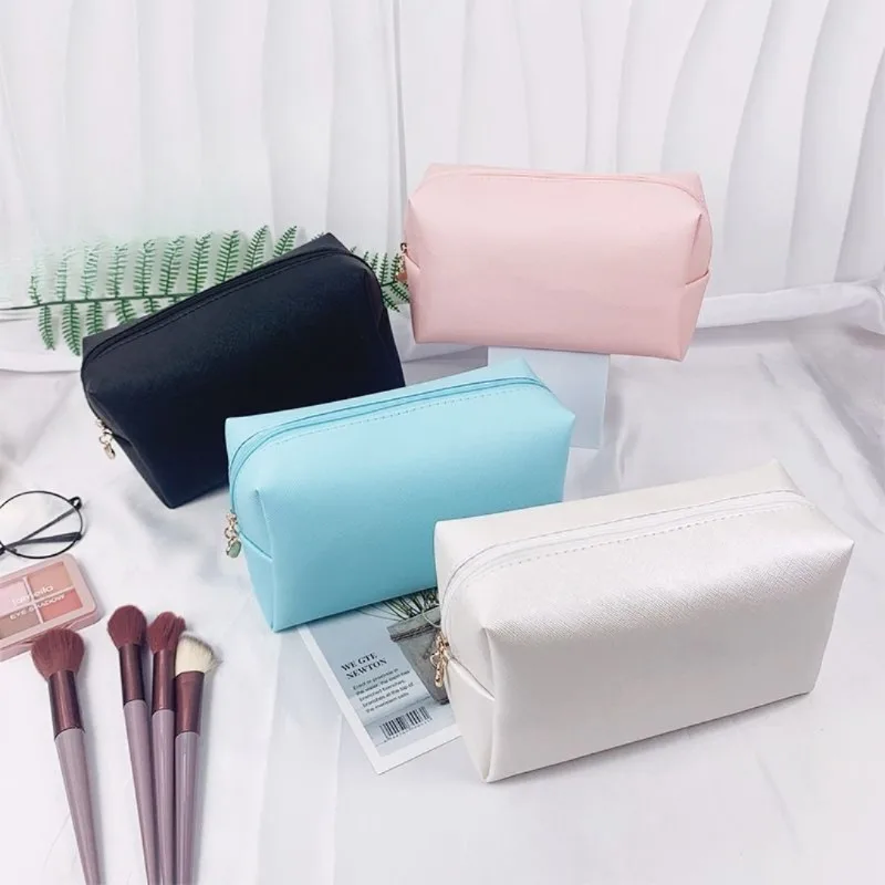 Women's Large Capacity Makeup Bag, PU Leather Cosmetic Organizer, Waterproof Travel Toiletry Bag with Handheld Strap for Ladies
