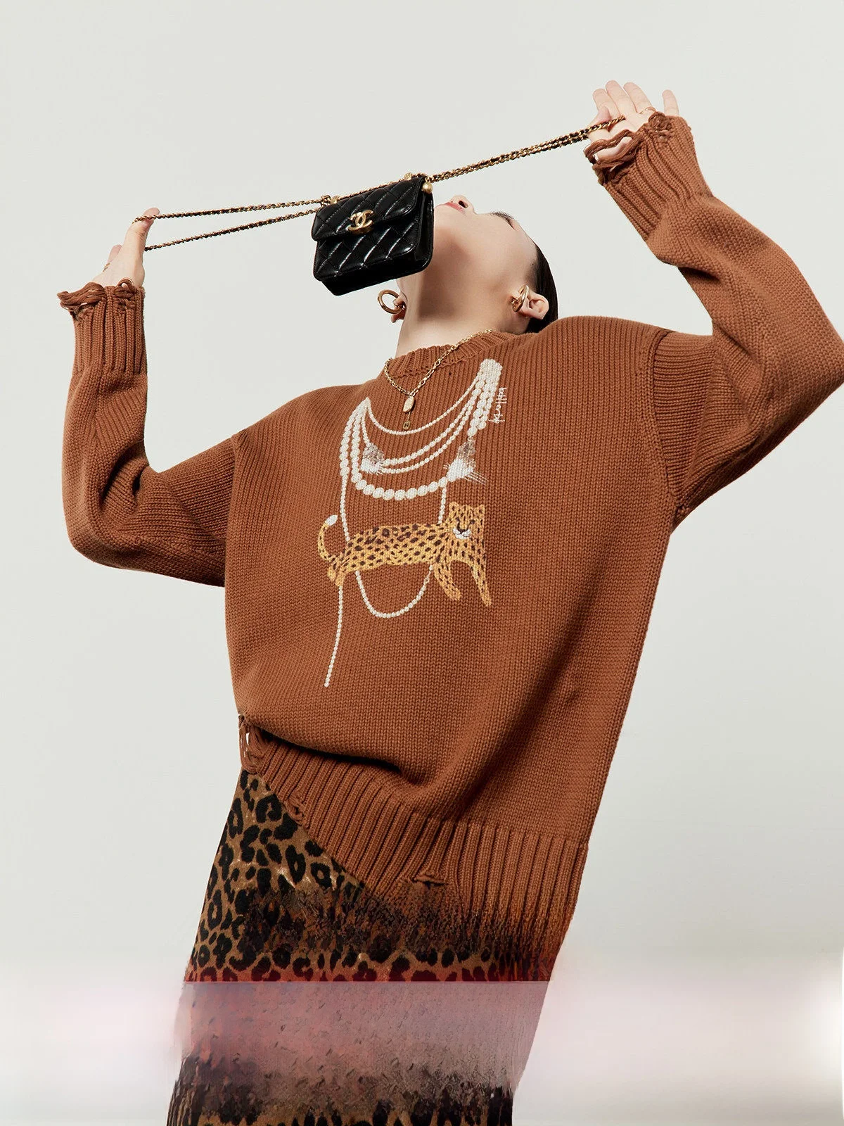 

Вязаный свитер Bury для женщин, новинка весенней коллекции, с декоративными отверстиями и узором, свободный крой, для повседневной носки, с длинными рукавами, круглый вырез, теплый