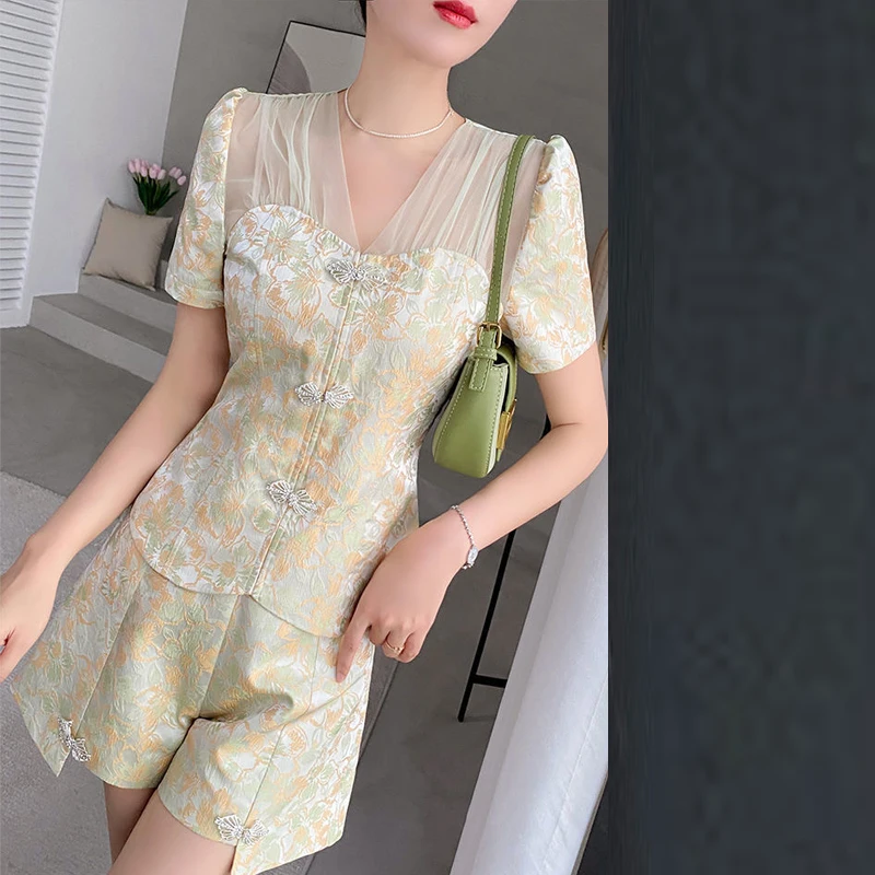 2 Pieces  Vintage Chinese Women Irregular Wide Leg Dobby Flower Shorts Set , Woman Clothing Patchwork Green Floral Shirt Sets