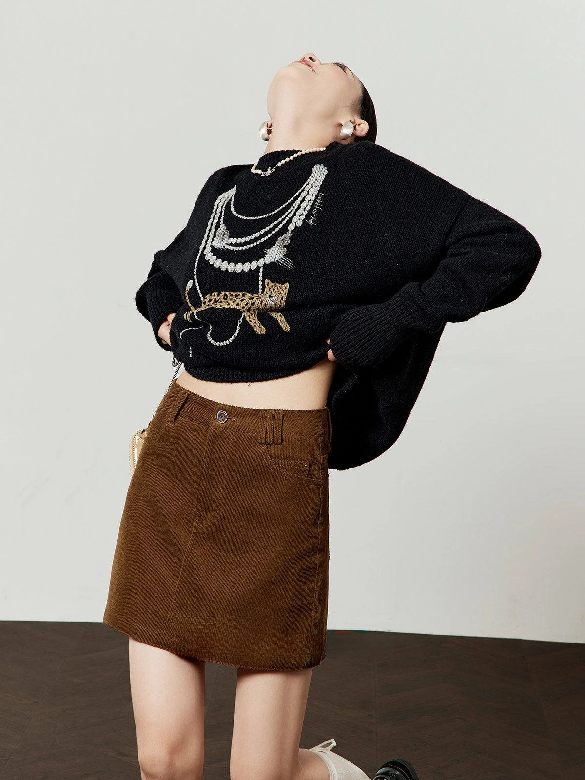 

Bla Knitted Loose Fit Sweater with Embroidered Leopard Nelace Spring 2026 New Arrival Comfortable Warm Thi Long Sve