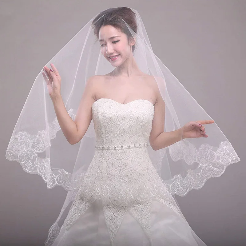 

One Layer White and Ivory Lace Edge Bridal Veils Wedding Accessories
