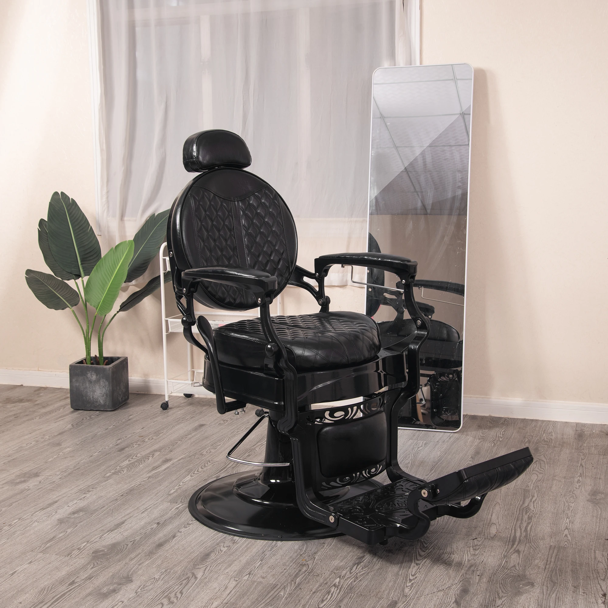 

Классическое парикмахерское кресло премиум-класса с кожаной обивкой в винтажном стиле для профессионального использования