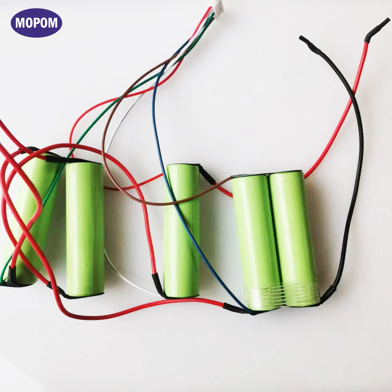 Новый литий-ионный аккумулятор 3400 мАч/2800 мАч для робота-пылесоса Electrolux EER77MBM Новый литий-ионный аккумулятор 3400 мАч/2800 мАч для робота-пылесоса Electrolux EER77MBM