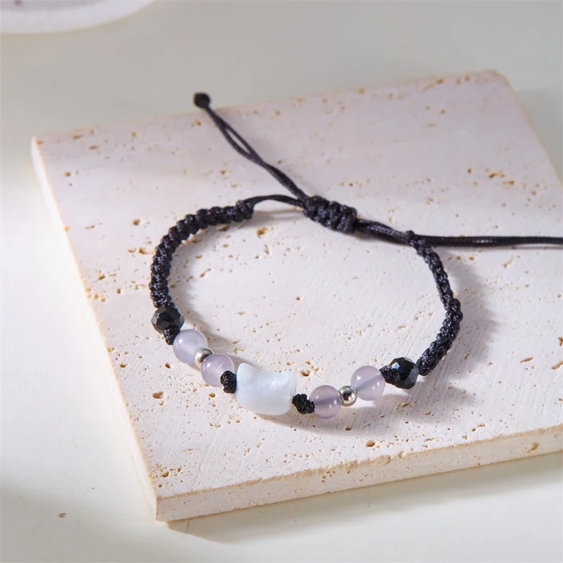 Minimalistisches, süßes, handgeflochtenes schwarzes Armband für Damen mit verträumtem kleinen Katzenanhänger, verstellbarer Glasperlen-Armreif, Schmuckgeschenk – Detail 4