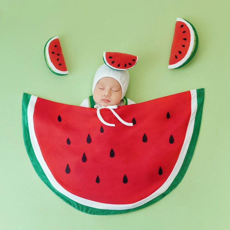 Fotografia estiva per neonati Tema frutta Pantaloni con bretelle a righe verdi Accessori per bambole anguria Puntelli per fotografia creativa per neonati