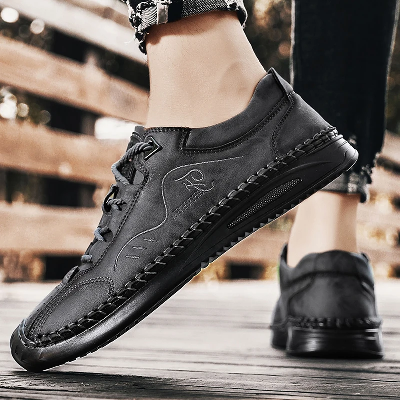 

2025 new plus size men's casual shoes, thick soled leather shoes, hand sewn loafers, fashionable men's shoes