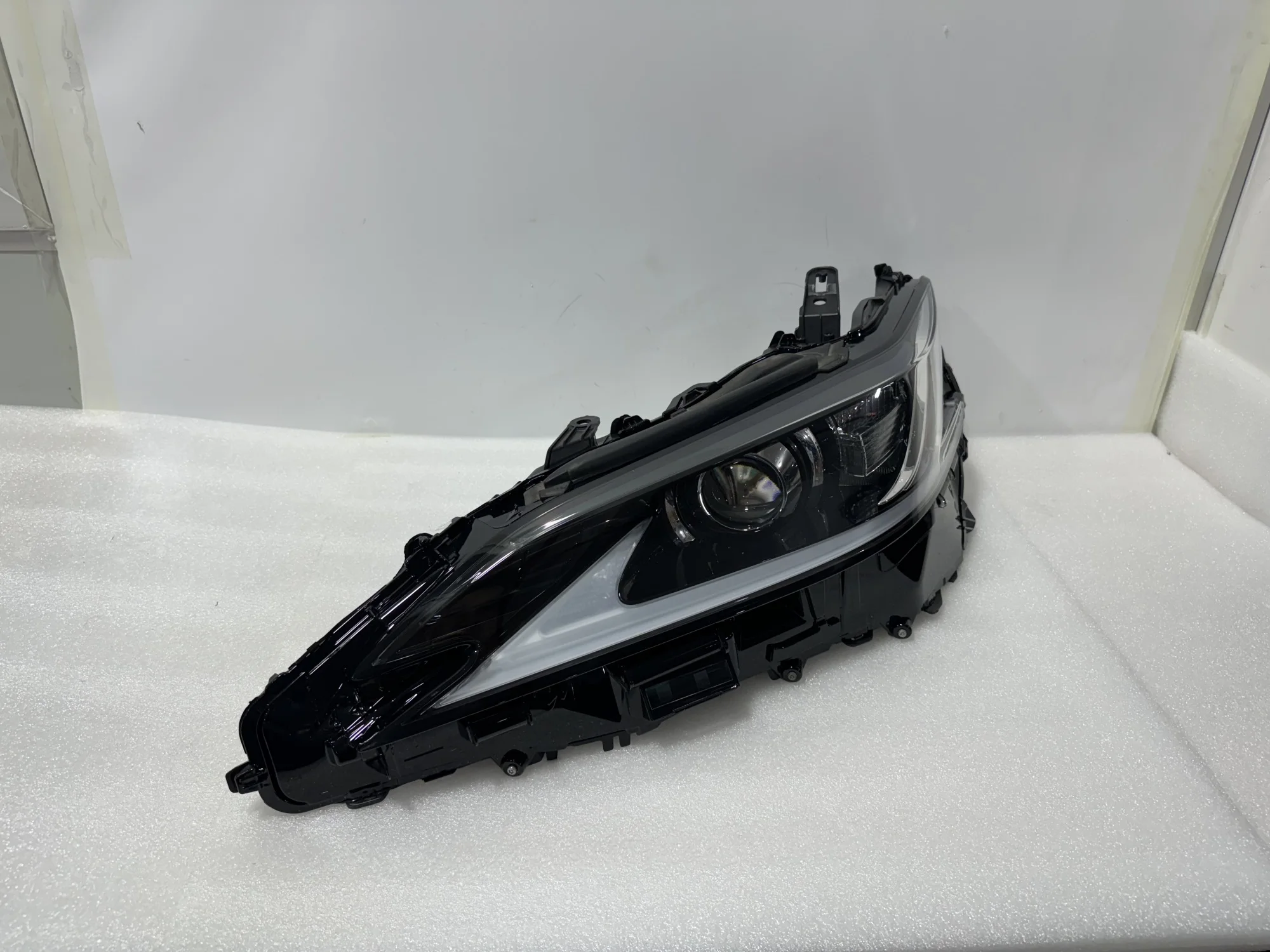 مصابيح أمامية عالية الجودة مناسبة للمصابيح الأمامية لكزس ES LED ES200 ES260 ES300 2018 2020 2021 ES LED