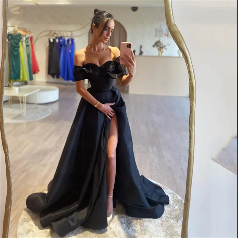 

Black Prom Gown Off The Shoulder Prom Dress Sweetheart A-Line Satin Party Dresses with Pleats Side Split 프롬 드레스 Customized